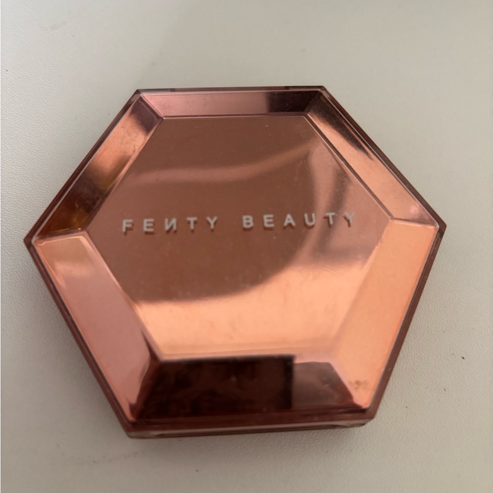 Fenty beauty Rose Rave highlighter